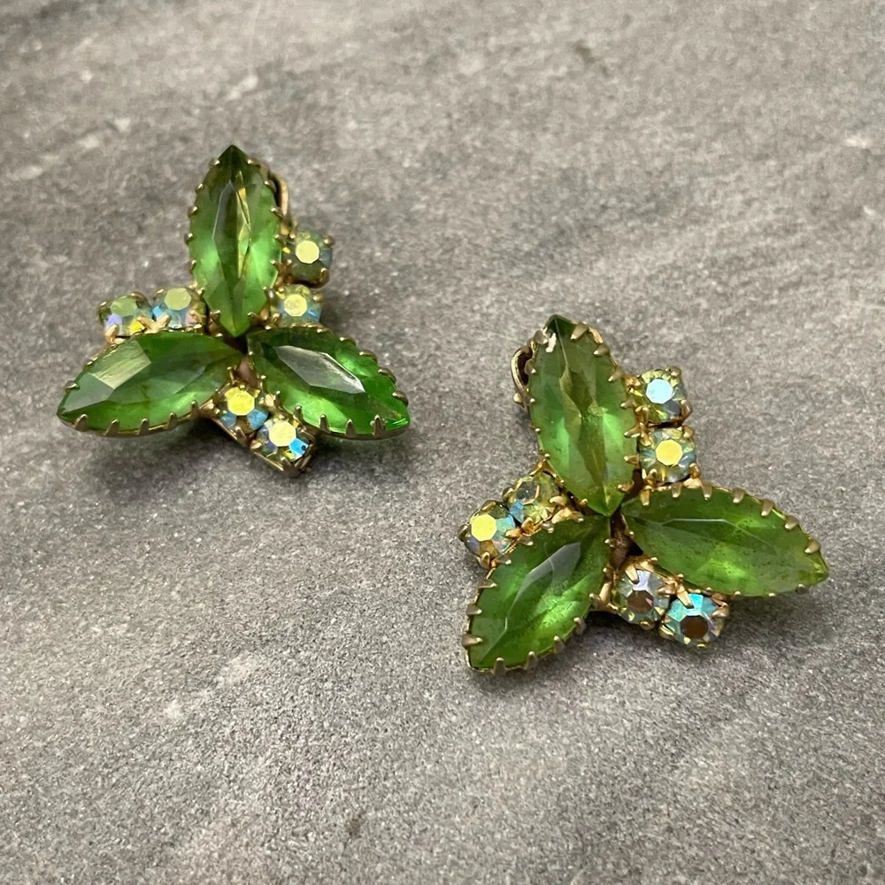Vintage Green Crystal Gold Clip On Earrings - Picture 3 of 9